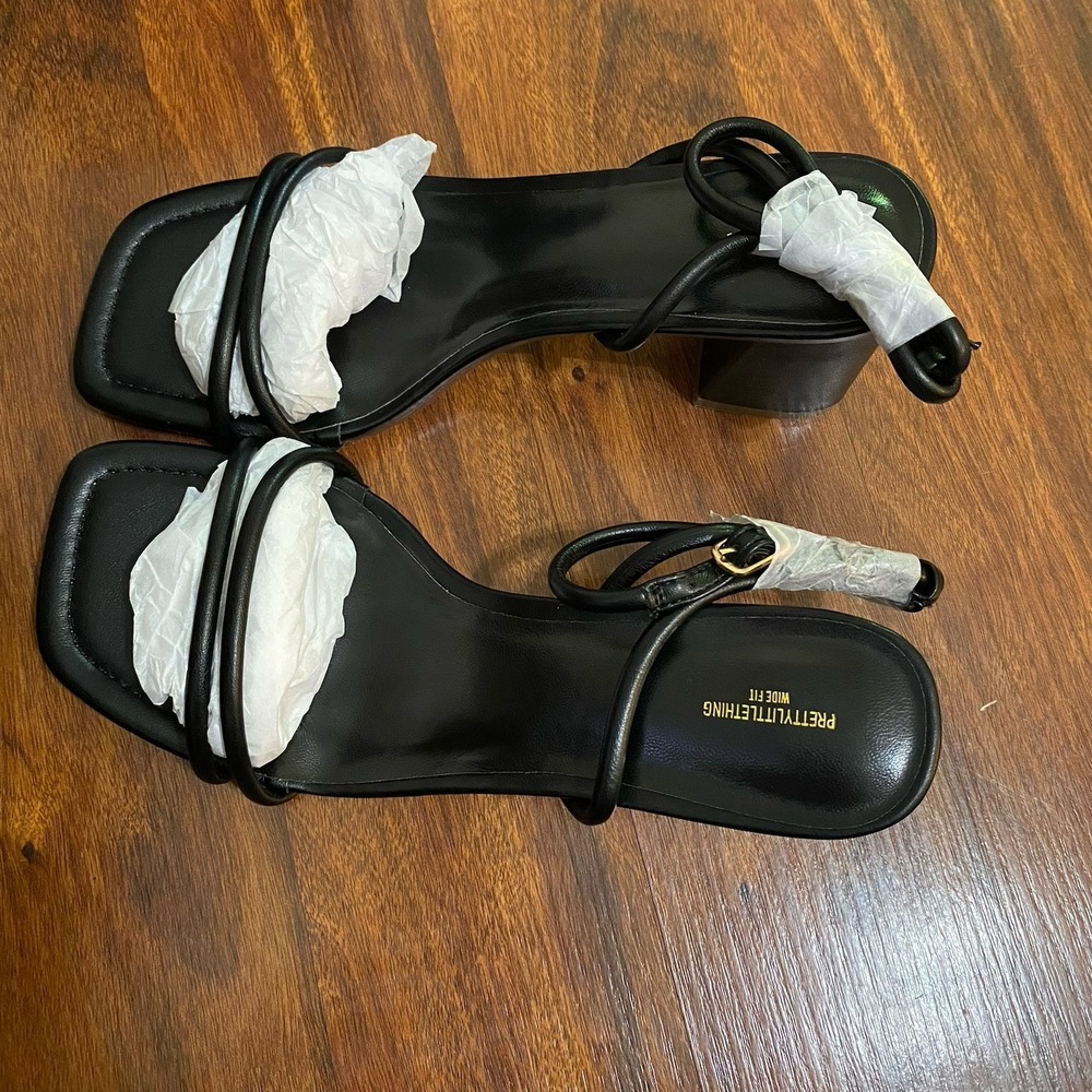 PrettyLittleThing NWT Black PU‎ Wide Fit Square Toe  Block Heeled Sandals Size 7